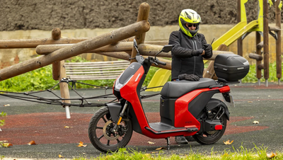SCOOTER E-BIKES