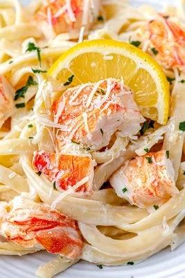 Alfredo Lobster Pasta