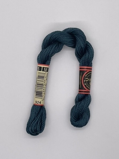 DMC5 924: Very Dark Grey Green