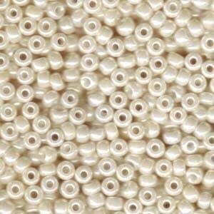 6/0: 9592 Ivory Pearl Ceylon (50 pcs)
