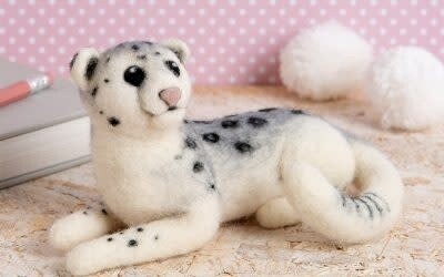 Snow Leopard Needle Felting Kit