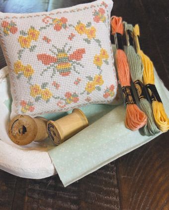 A Summer of Bees: Anabelle's Needleart