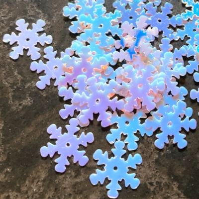 10mm Crystal Opaque White Snowflakes