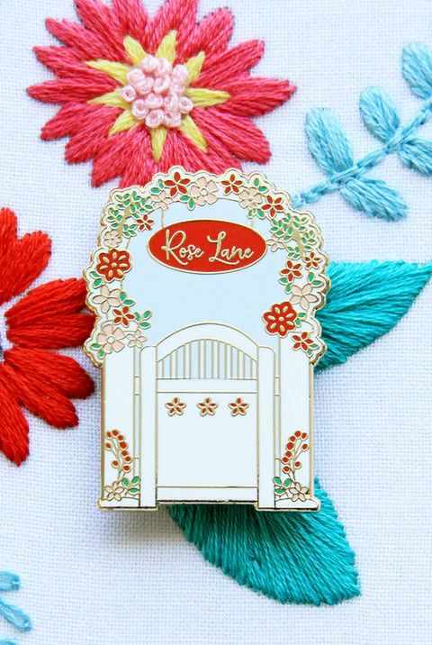 Rose Lane Garden Gate Needle Minder