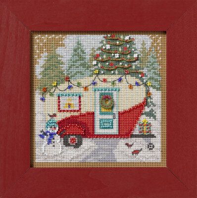 MH14-2431: Christmas Camper
