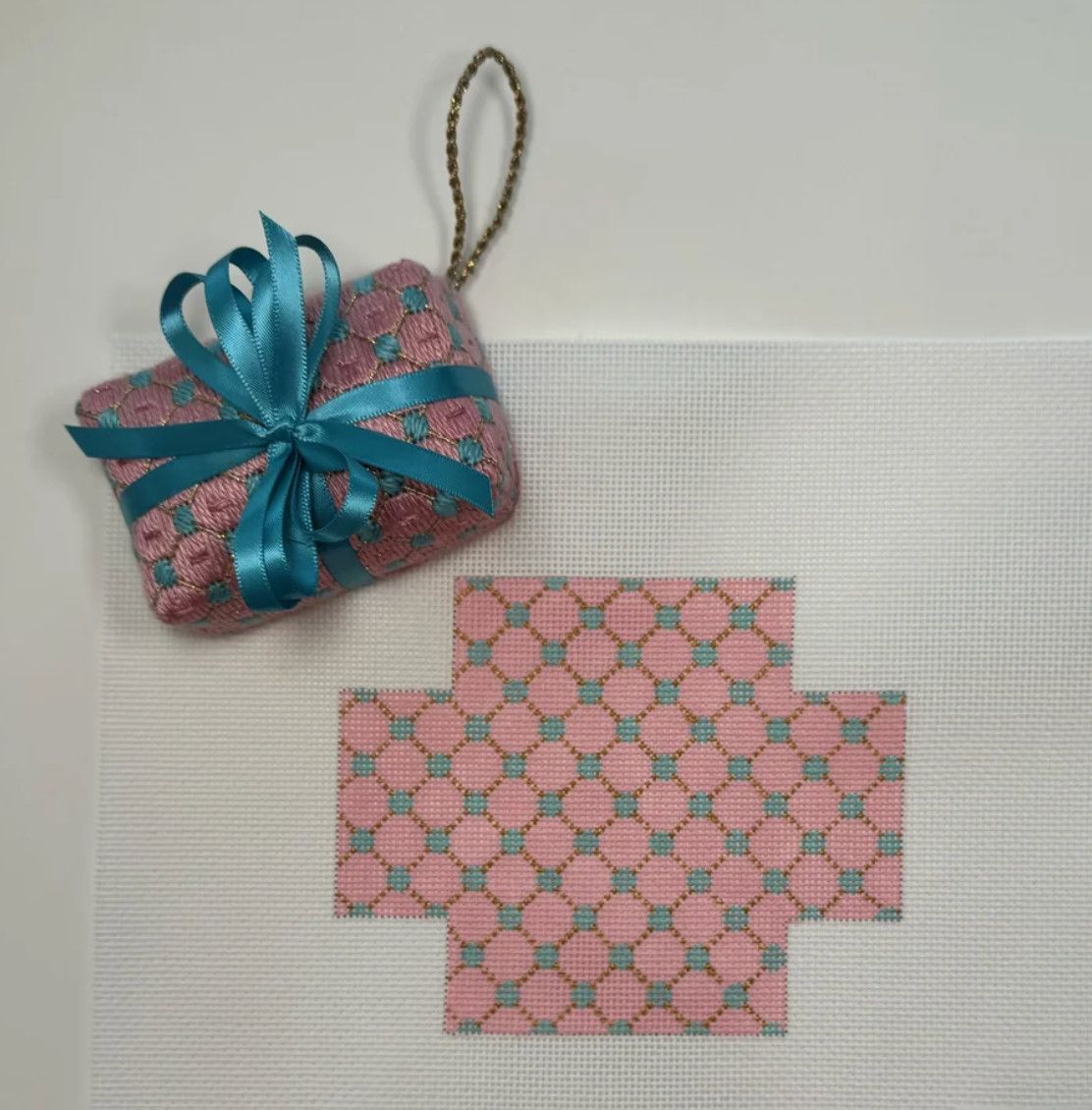 108-Z Pink and Aqua 3D Package