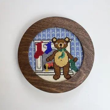 4" Round Self-Finishing Frame: Walnut