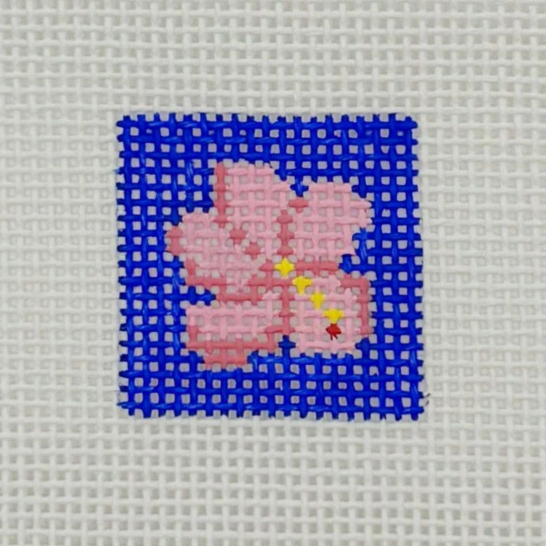 BW633JP: Flower on Blue 1" Square
