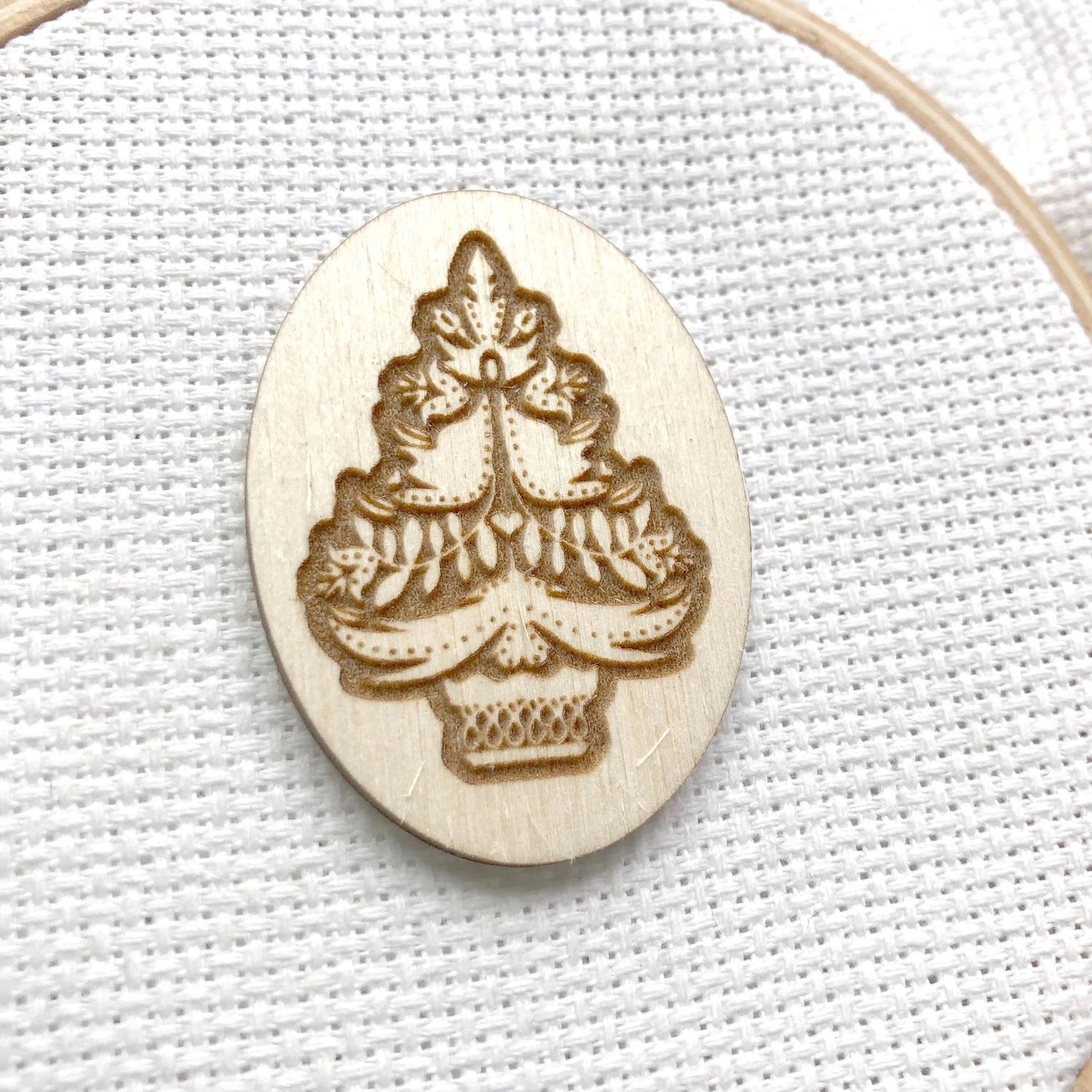Christmas Tree Wood Engraved Needle Minder