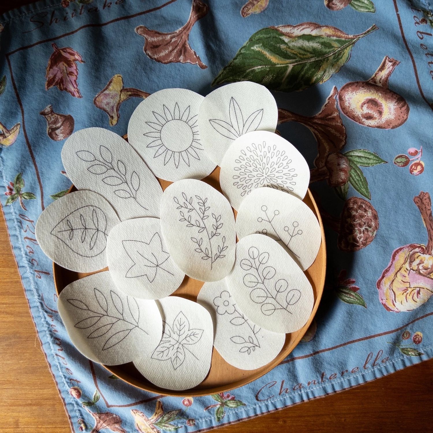 Stick &amp; Stitch: Autumn Botanicals (12 Designs)