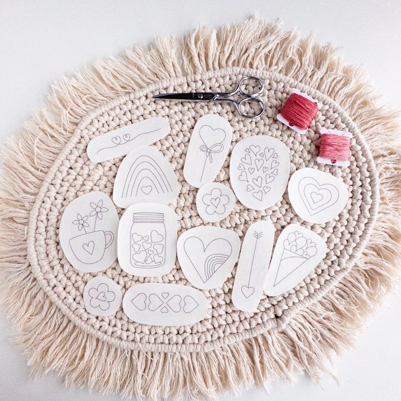 Stick &amp; Stitch: Hearts (13 Designs)