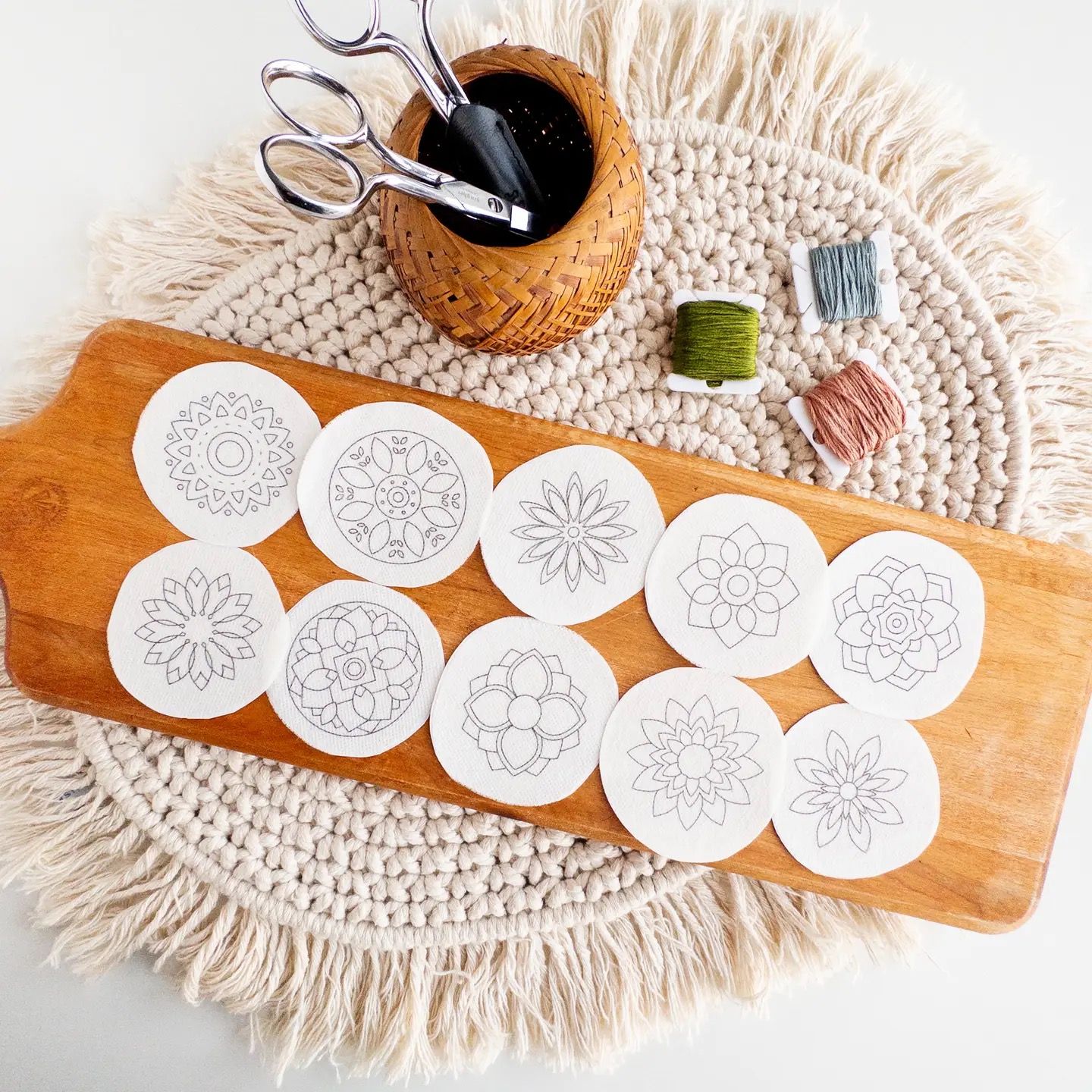 Stick &amp; Stitch: Mandalas (12 Designs)