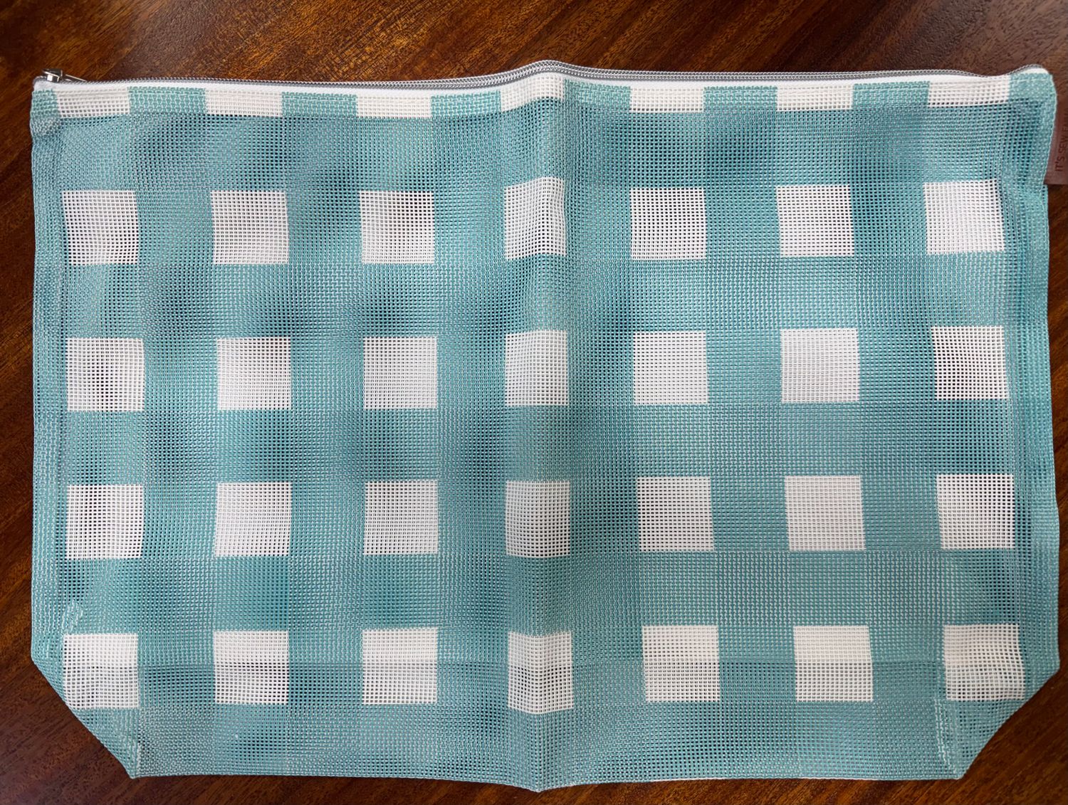Plaid Mesh Bag: 15.5"x13"x4" (Blue)