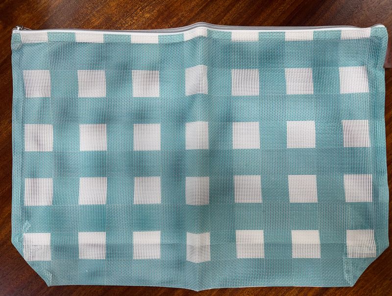 Plaid Mesh Bag: 15.5"x13"x4" (Blue)