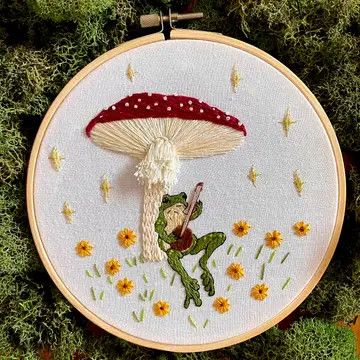 Toadstool Serenade Frog &amp; Mushroom