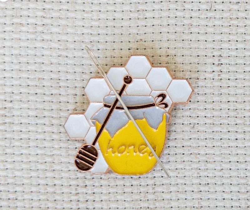 Honey Pot Needle Minder