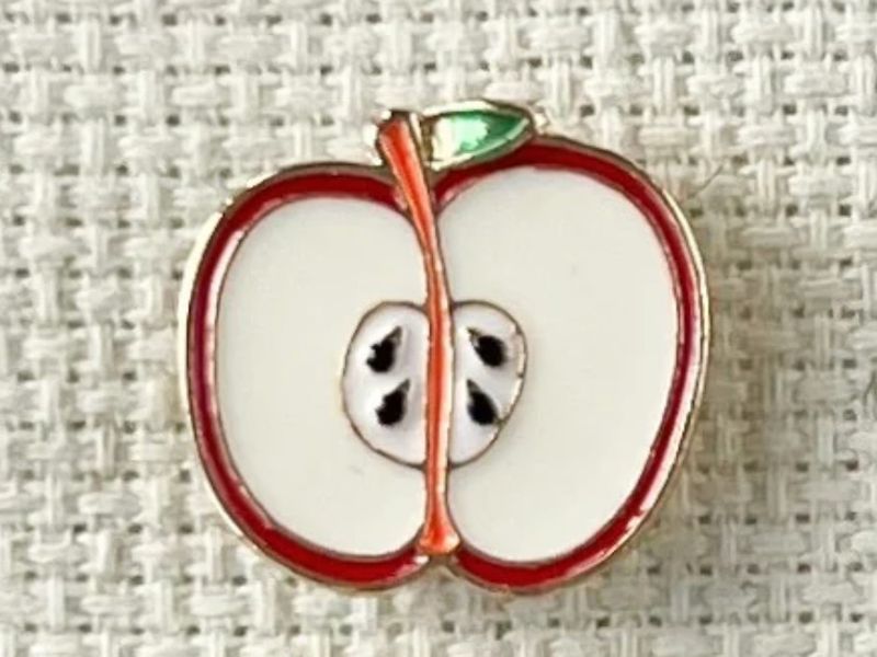 Apple Slice Needle Minder
