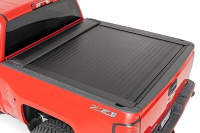 Retractable Bed Cover | 5'7" Bed | Chevy/GMC 1500 (04-18)