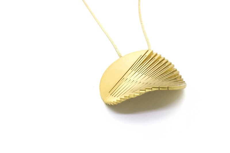 LIQUIFY Classic circle pendant