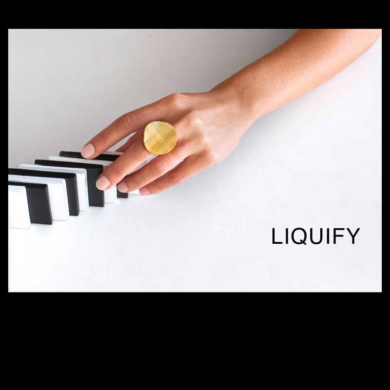 LIQUIFY Classic circle ring