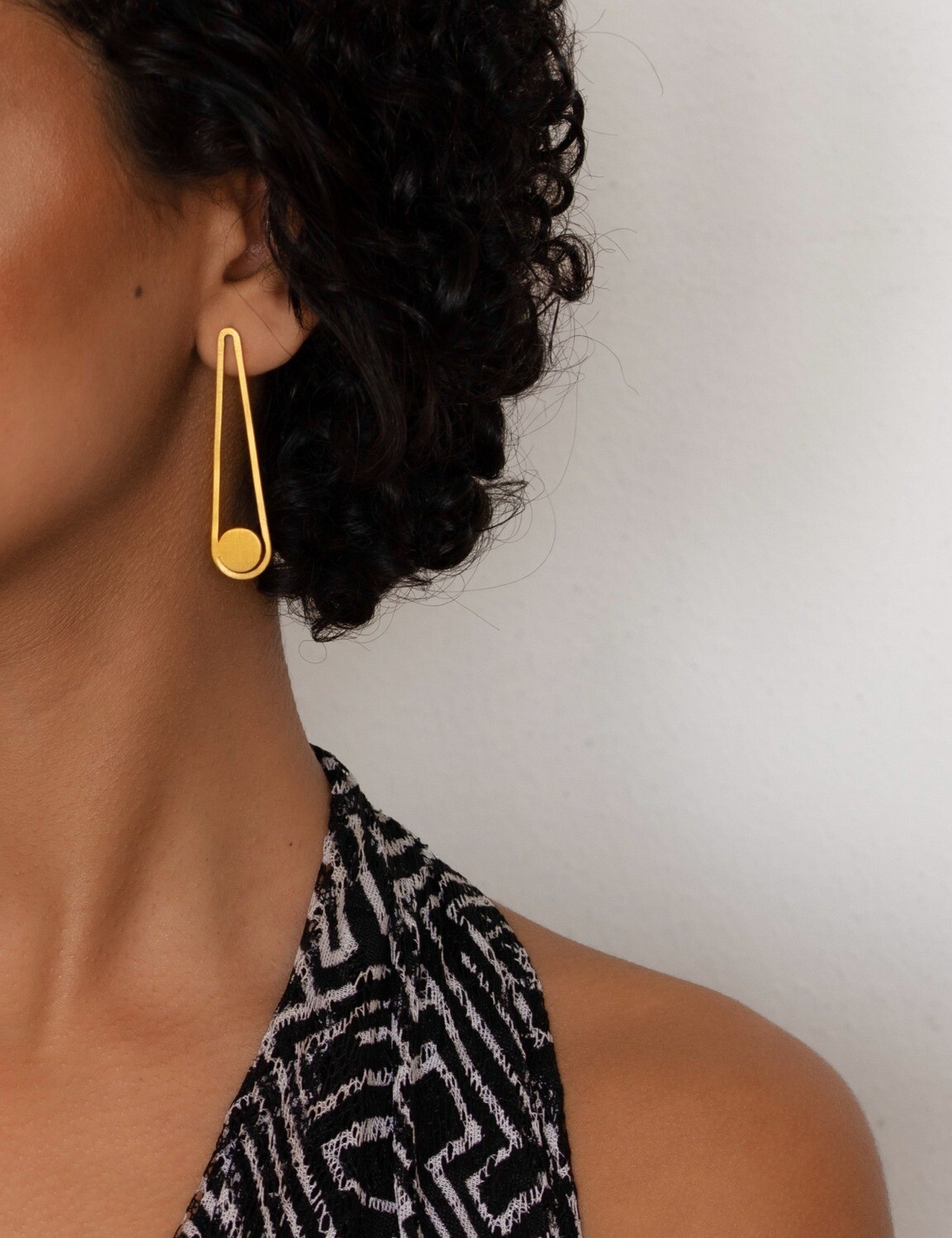 CUT OUT - circle earrings -