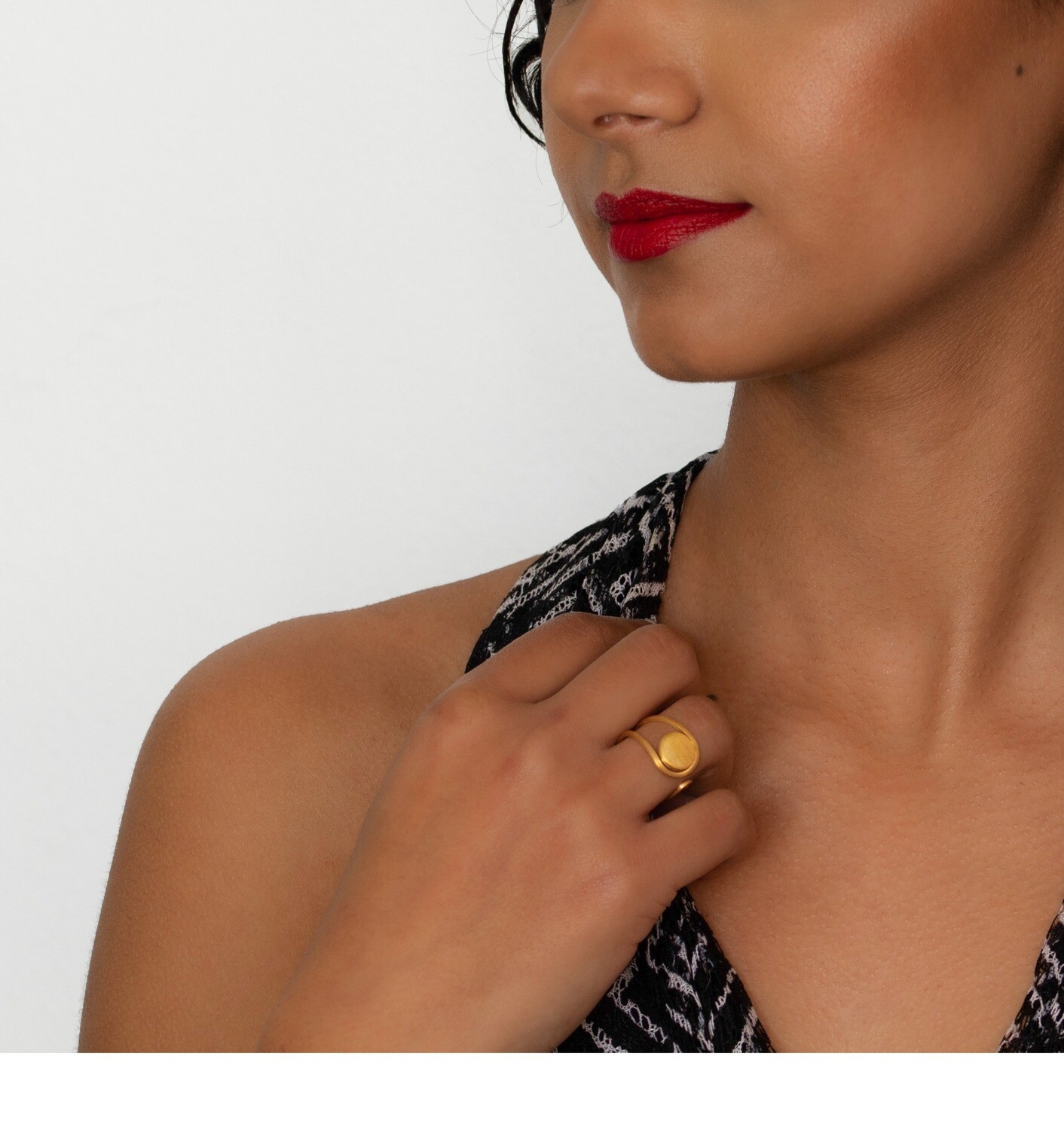 CUT OUT - circle ring -