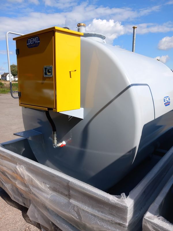 Hoftankstelle Fuel Solution Dieseltank 5000 Liter Hoftankstelle Fuel Solution Dieseltank 5000 Liter