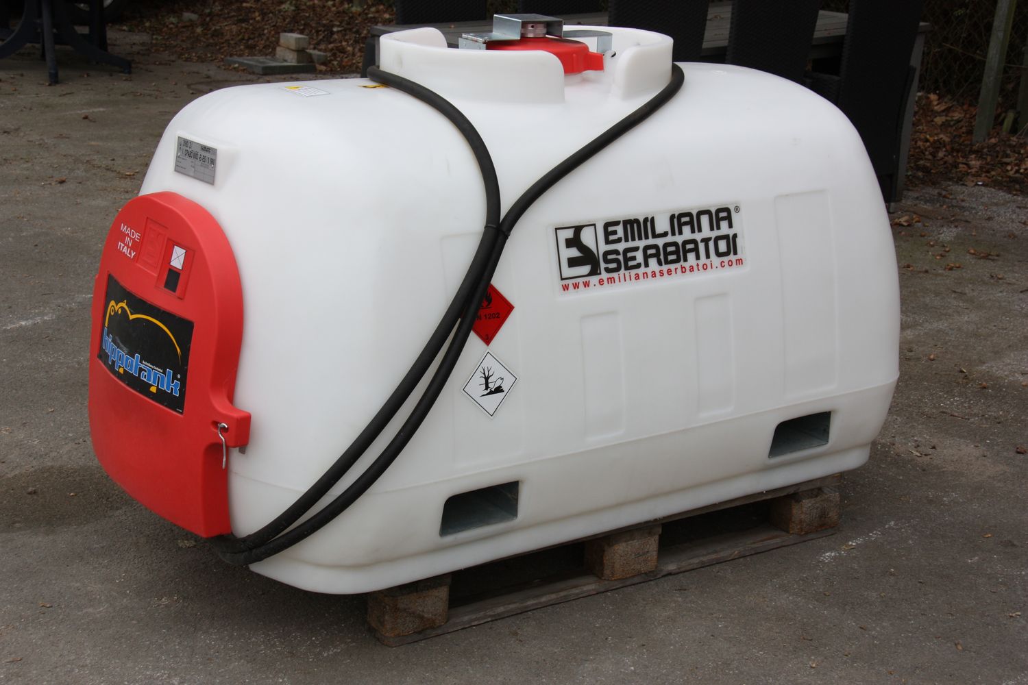 HIPPOTANK 960 Emiliana Serbatoi Dieseltank mobile Tankstelle HIPPOTANK 960 Emiliana Serbatoi Dieseltank mobile Tankstelle