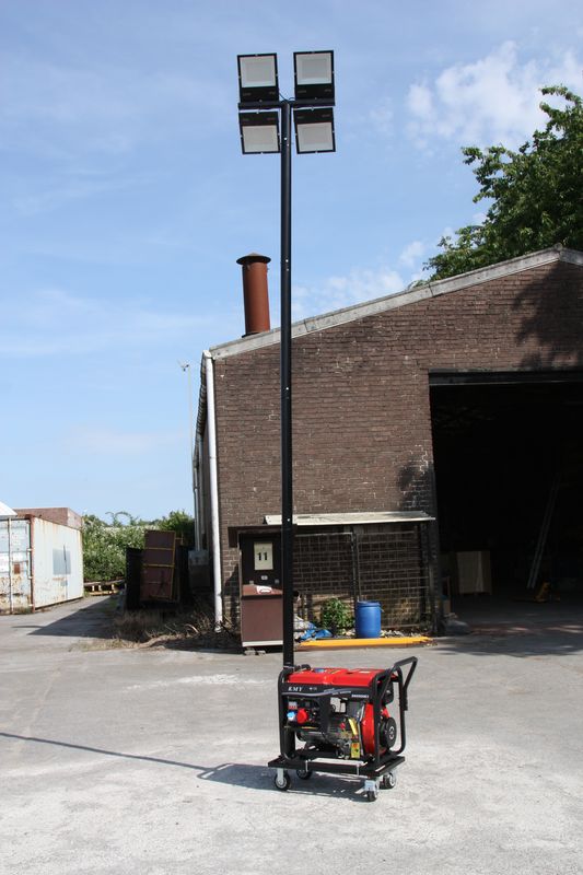 Lichtmast mit 4,5 KW Dieselgenerator DG6500E3 Stromaggregat Lichtmast mit 4,5 KW Dieselgenerator DG6500E3 Stromaggregat