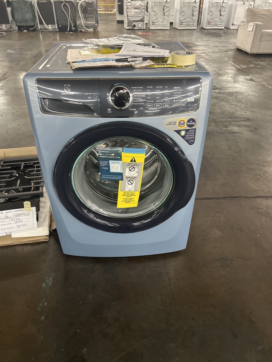 Electrolux 4.5-cu ft High Efficiency Stackable Steam Cycle Front-Load Washer (Glacier Blue) ENERGY STAR, Retail Price: 798