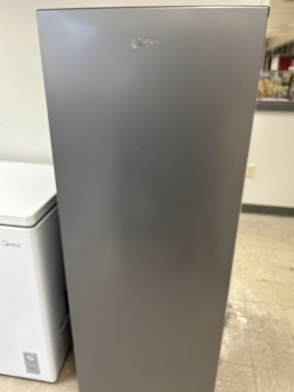 MIDEA 6.9CU FT UPRIGHT CONVERT. FREEZER