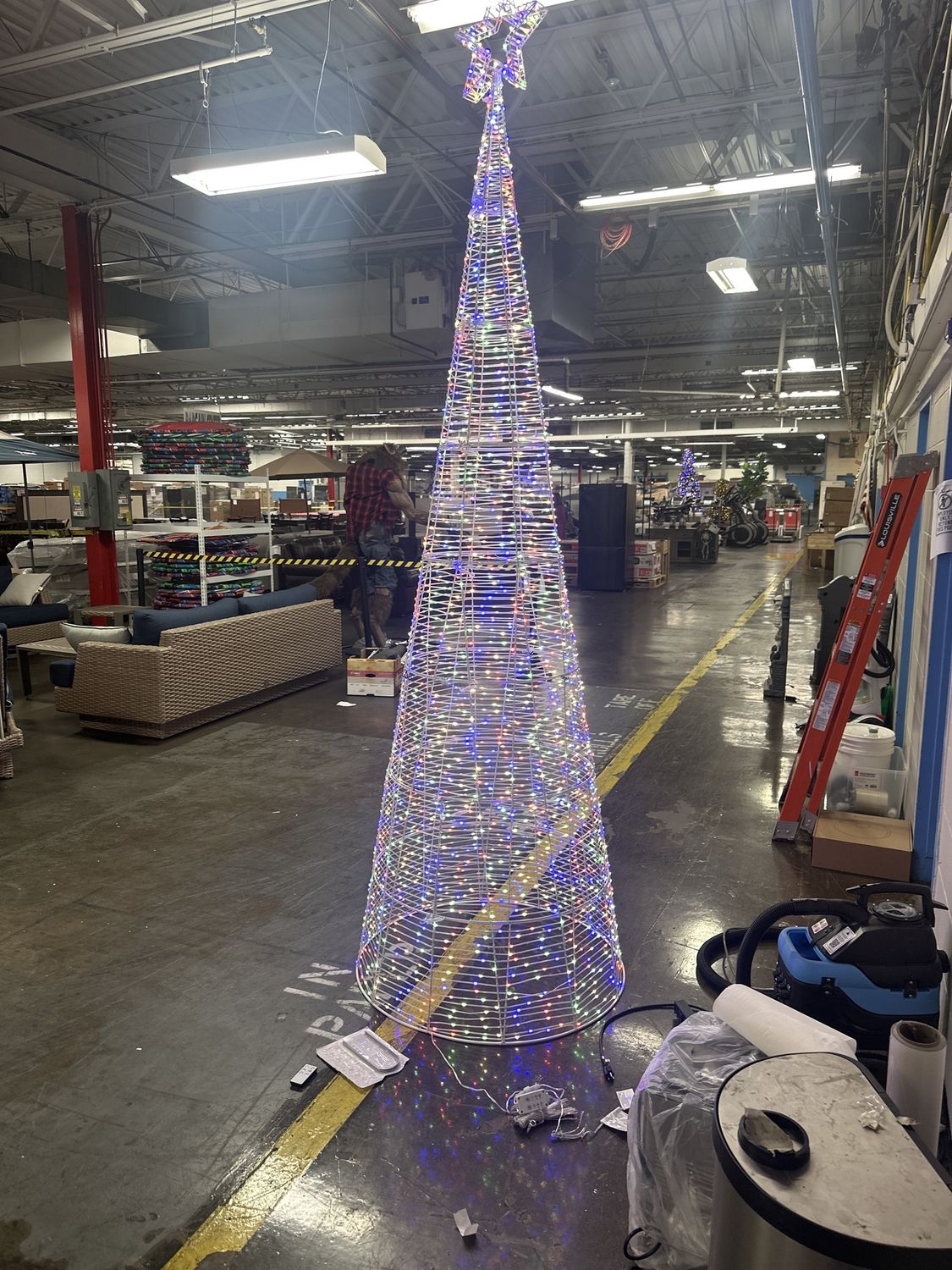 10&#39; LED CONE TREE - 1