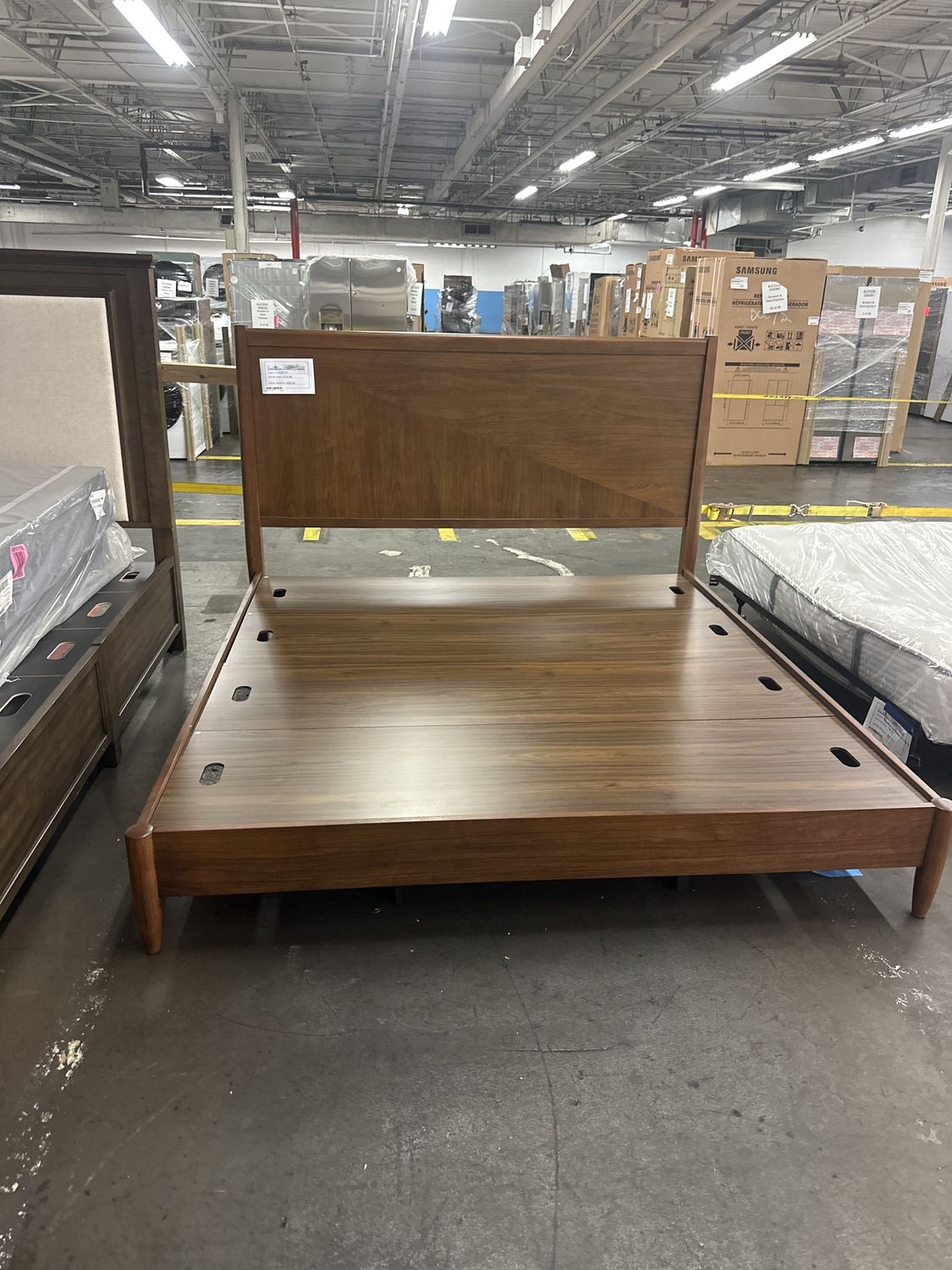 MARINA DEL REY KING BED 674