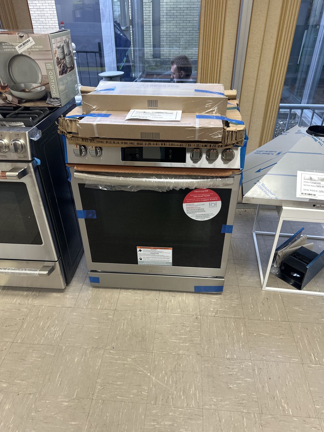 Frigidaire Gallery 30-in 5 Burners 6-cu ft Self-Cleaning Air Fry Convection Oven Slide-in Natural Gas Range (Fingerprint Resistant Stainless Steel)