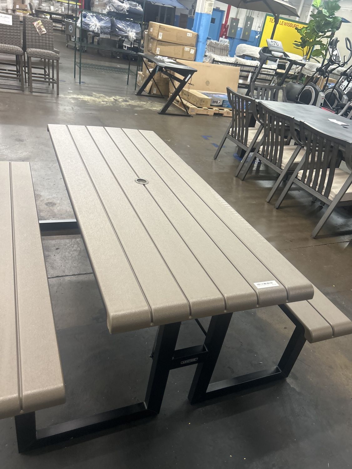 LIFETIME PICNIC TABLE - 4