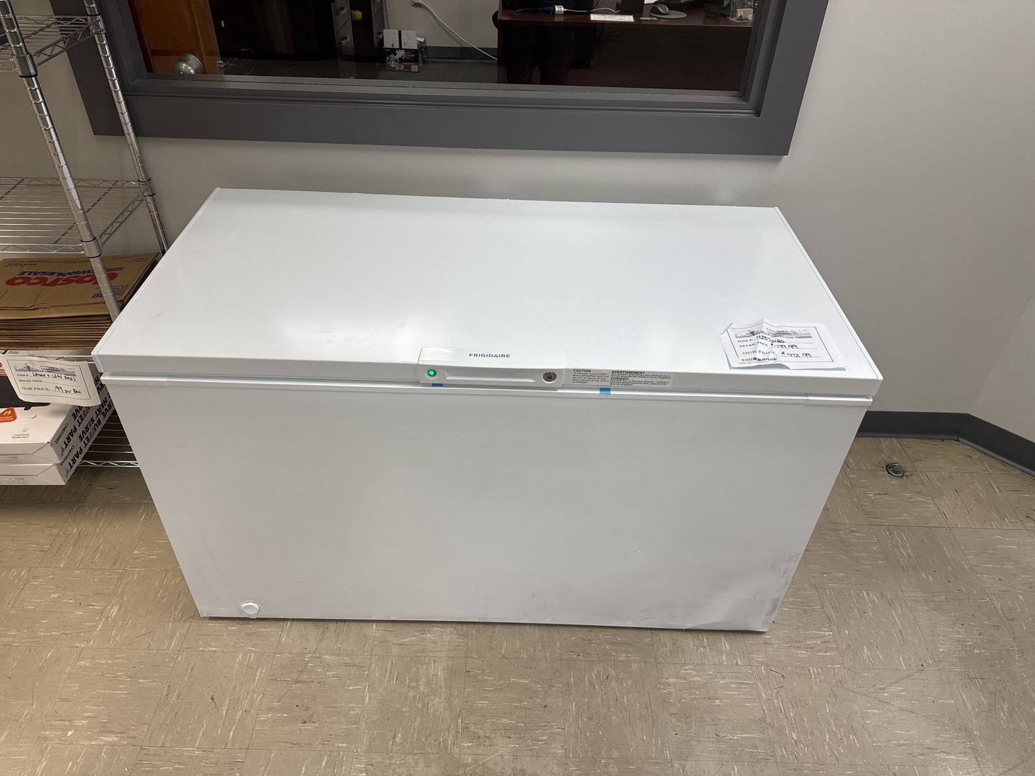 Frigidaire 14.8-cu ft Garage Ready Chest Freezer ( White )