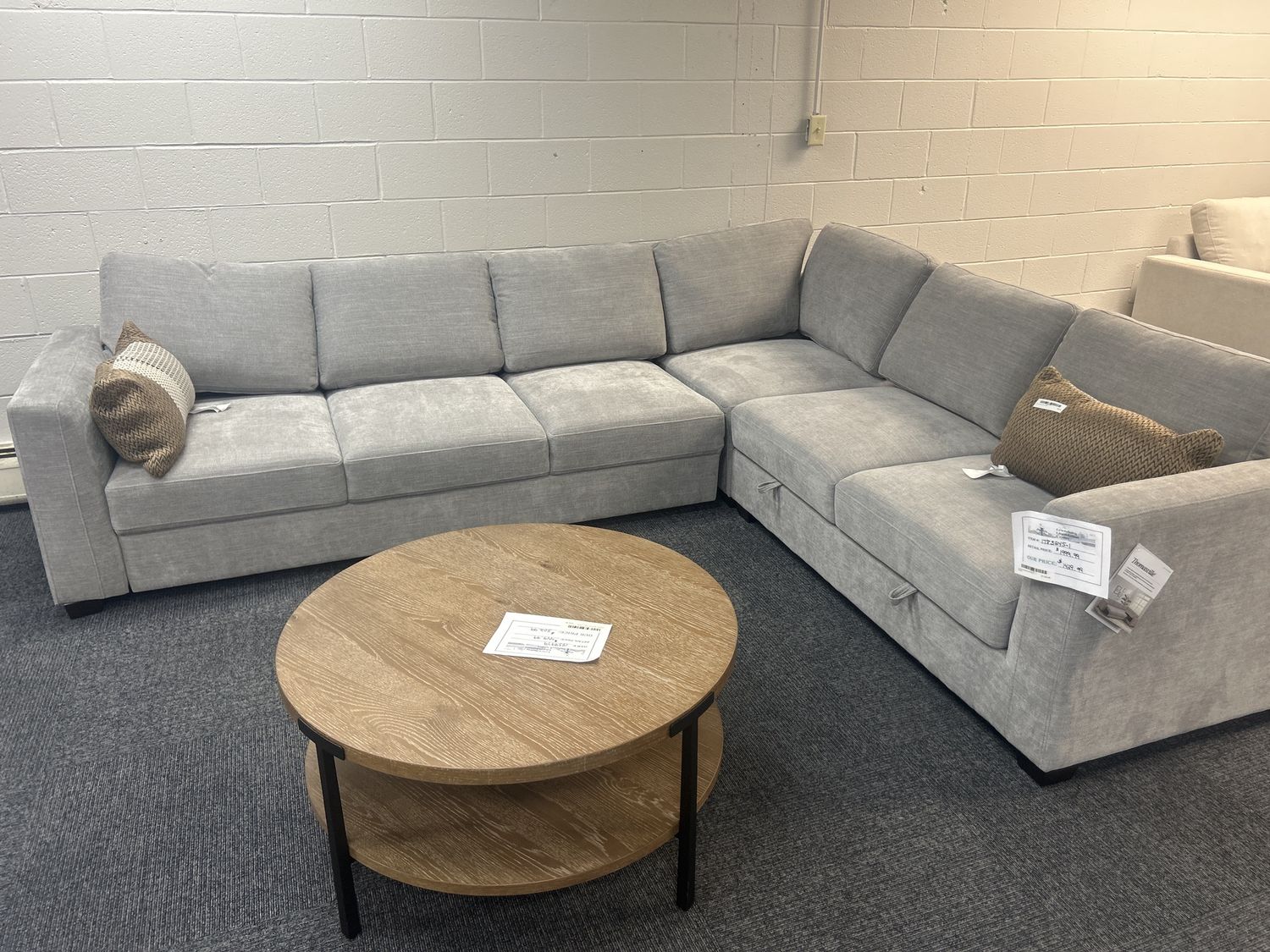 CALER SLEEPER SECTIONAL - 1