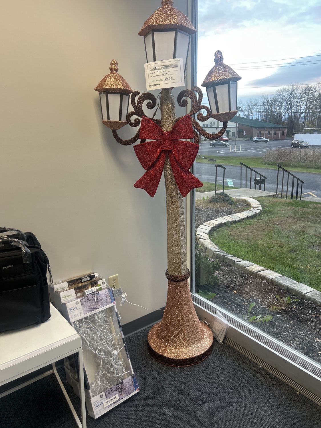 7&#39; TRIPLE LAMP POST