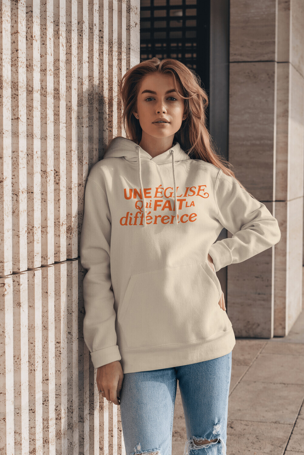 Hoodie Unisexe BEIGE- Une église qui fait la différenceu