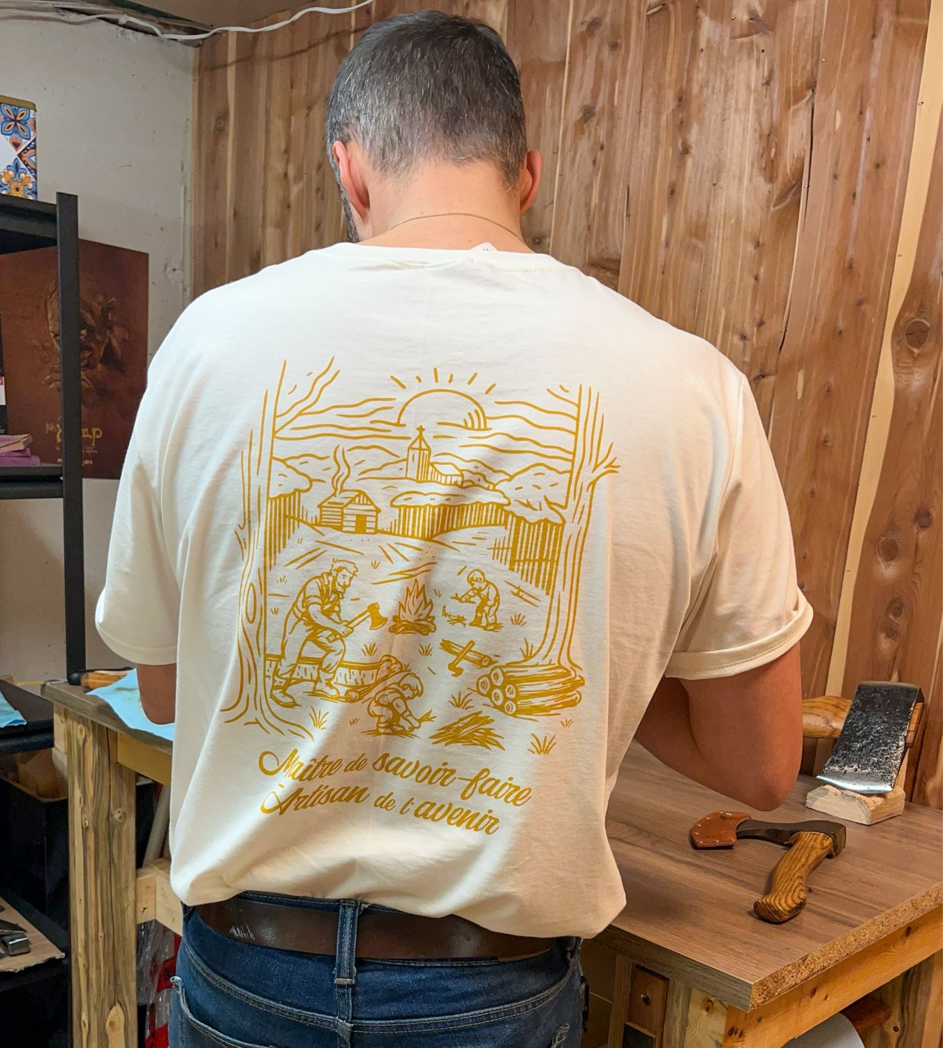 T-shirt « Maître de savoir-faire/ Master of Craft » - C&#39;est beau X La Cognée
