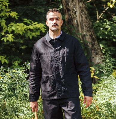 Size 3 (L), more fitted, on a 6'2'' model