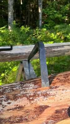 Long forged Log Dog with perpendicular ends - La Cognée x Forge des Quatre Vents Long forged Log Dog with perpendicular ends - La Cognée x Forge des Quatre Vents