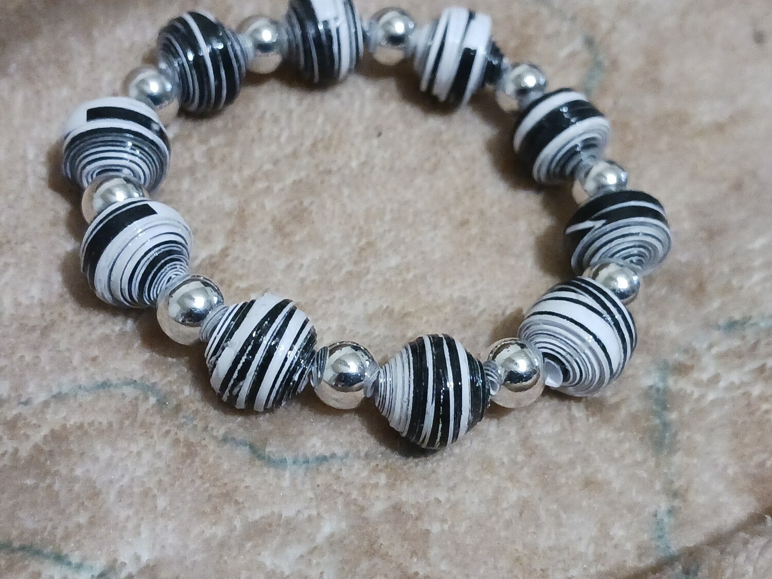 (Large bead) bracelet