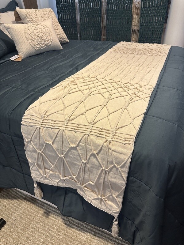 TABLE RUNNER MIX MACRAME
