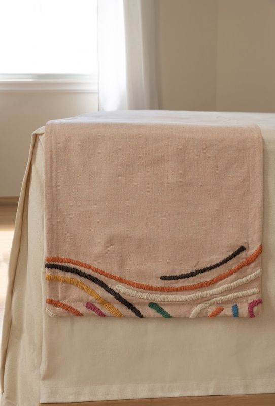 TABLE RUNNER GRAFISMO BORDADO