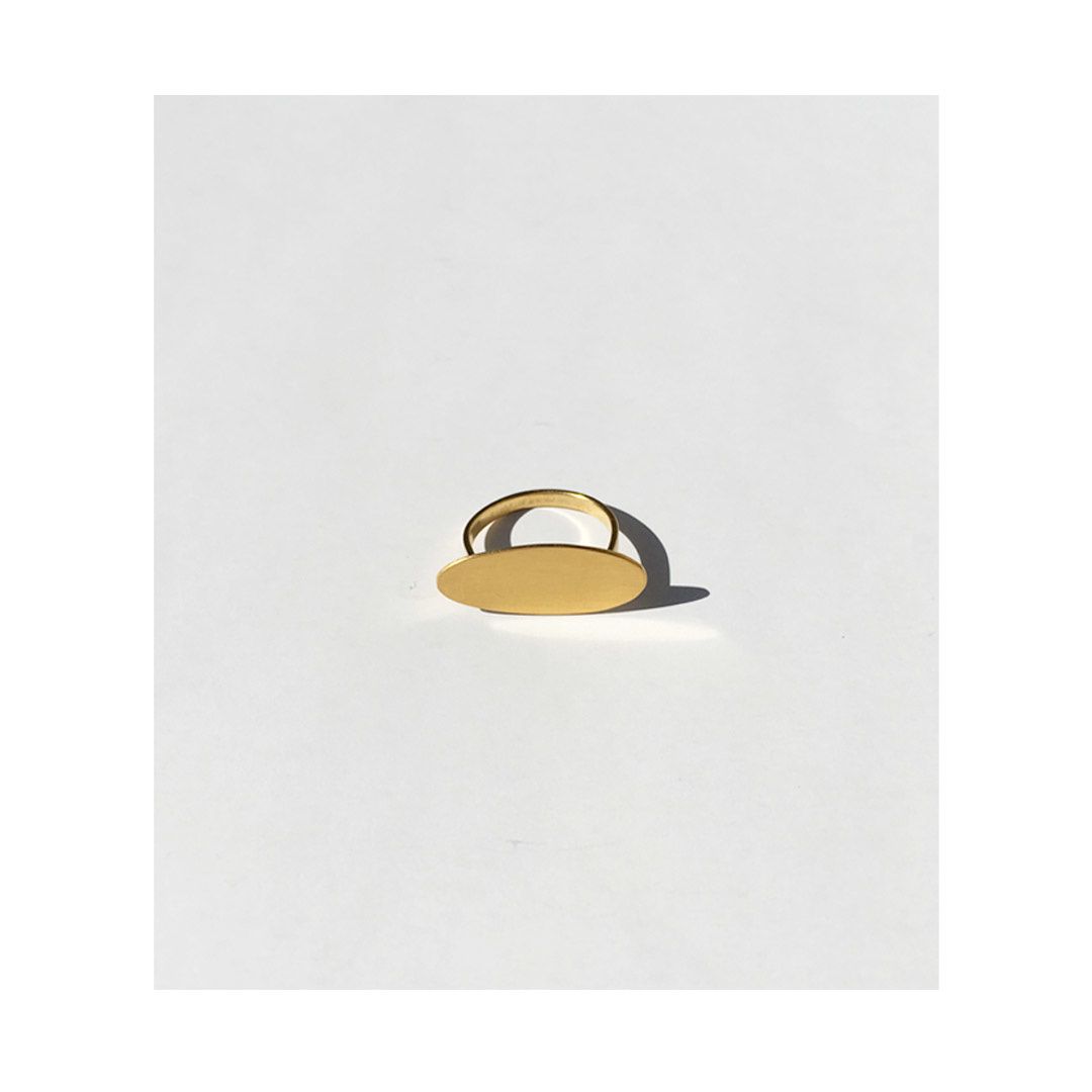 THE CURVES RING