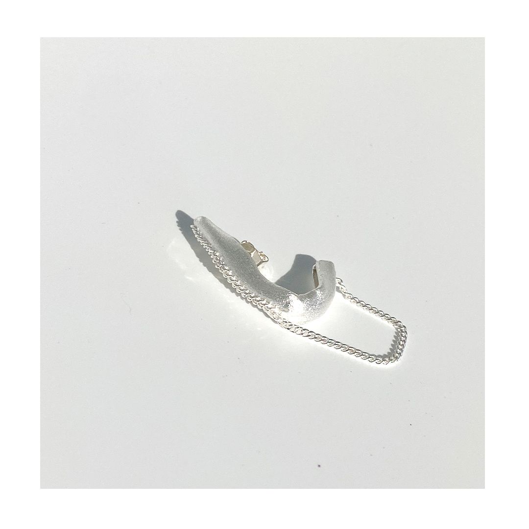 THE SILK FINE EARRING - CHAIN