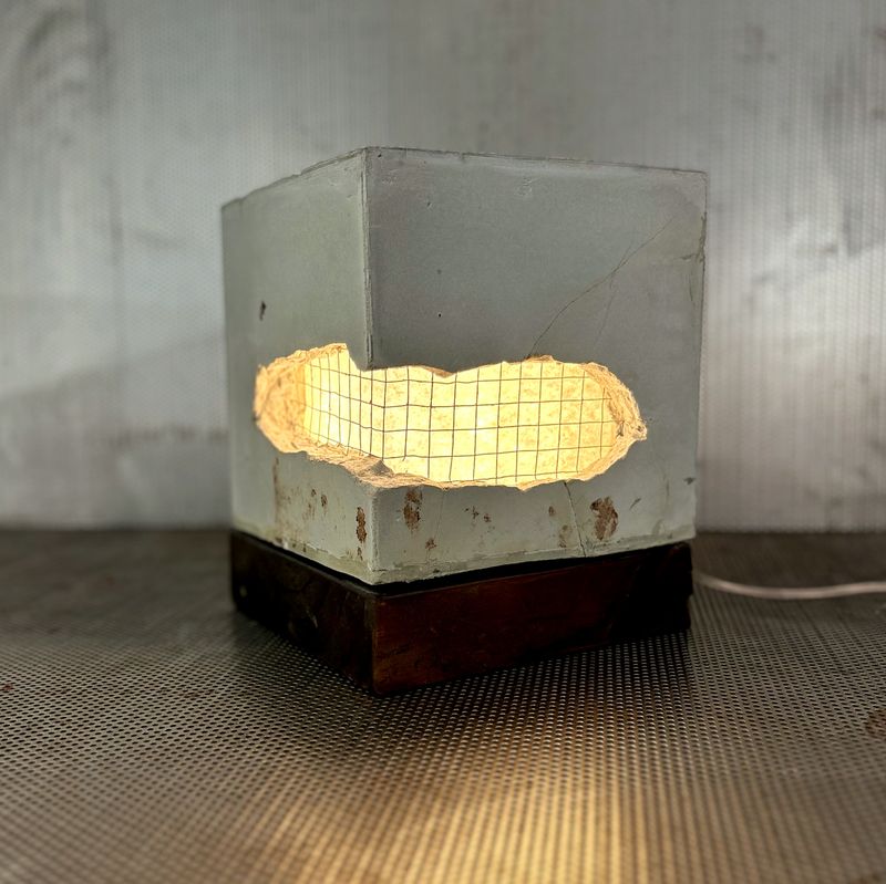 Resistance - grande  20x20x25h cm