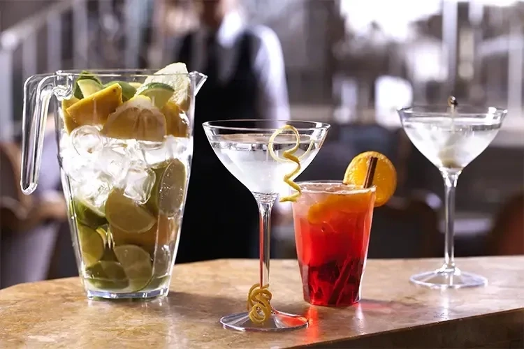 BICCHIERI IN POLICARBONATO