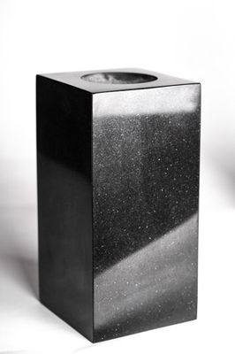 Granitvase GUADRATA